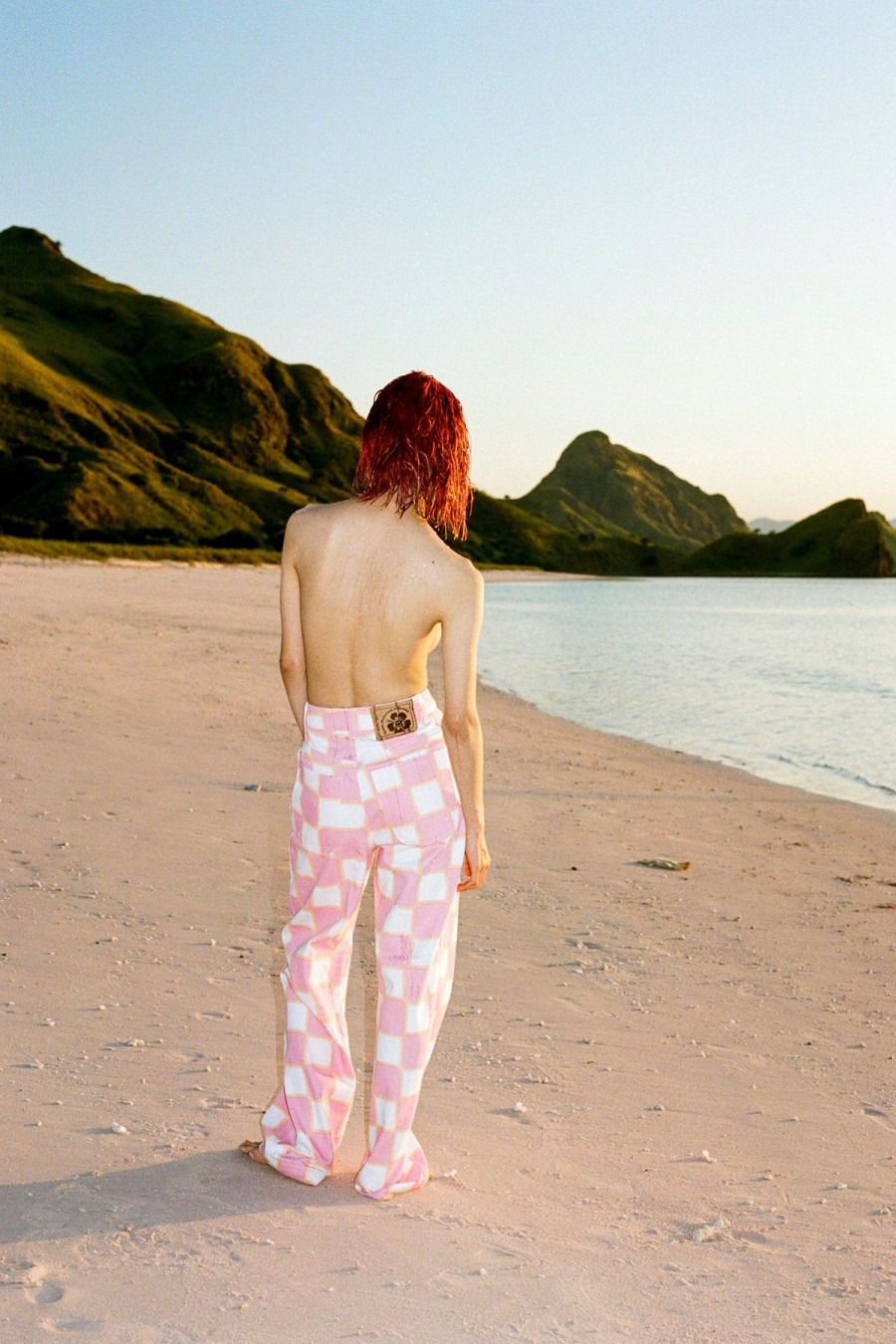 Women Emma Mulholland on Holiday Pants | Airbrush Check Vacation Pant-Pink
