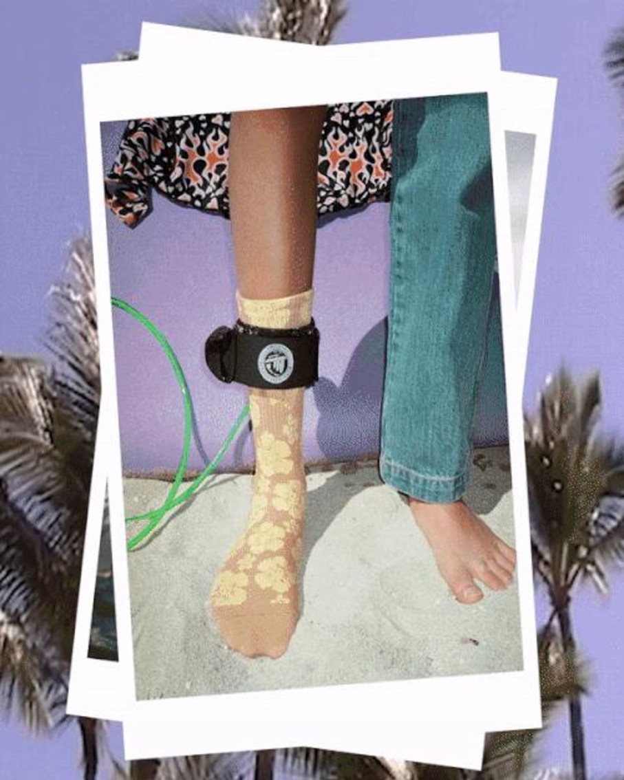 Accessories Emma Mulholland on Holiday | Postcard Project Zine Volume 2 ~ Waikiki, Hawaii